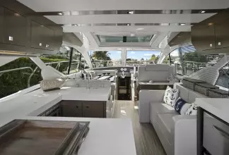 Thumbnail von Cruisers Yachts 54 Cantius Catch Me