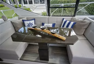 Thumbnail von Cruisers Yachts 54 Cantius Catch Me