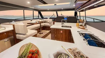 Thumbnail von Riviera 465 Suv