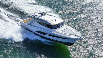 Thumbnail von Riviera 465 Suv