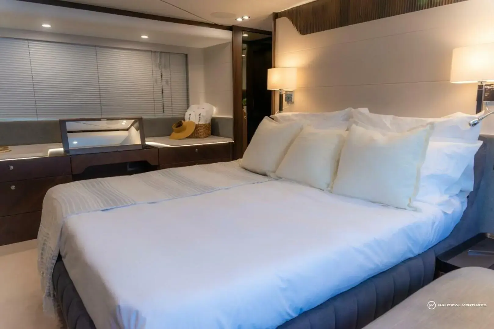 Thumbnail von Fairline Phantom 65