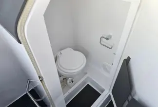 Thumbnail von XO Boats 270 Cabin