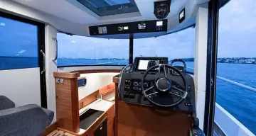 Thumbnail von Paragon 31 Flybridge