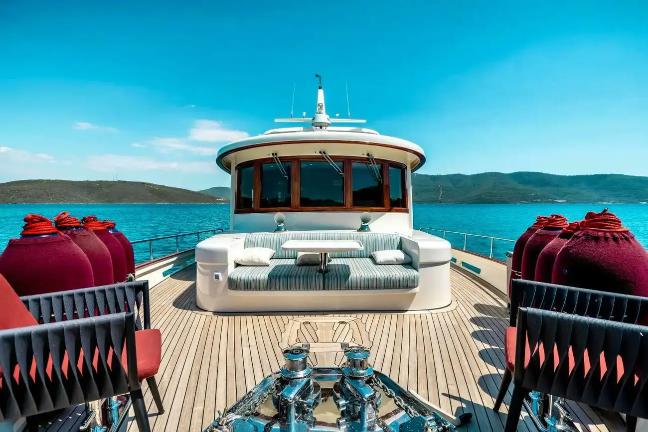 TAKA Yachts Custom DILNISIN