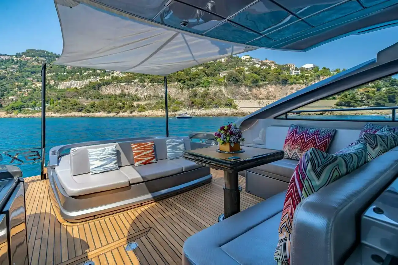 Thumbnail von Pershing 62 SILVER MISSILE