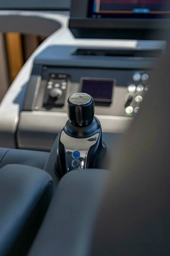 Thumbnail von Pershing 62 SILVER MISSILE