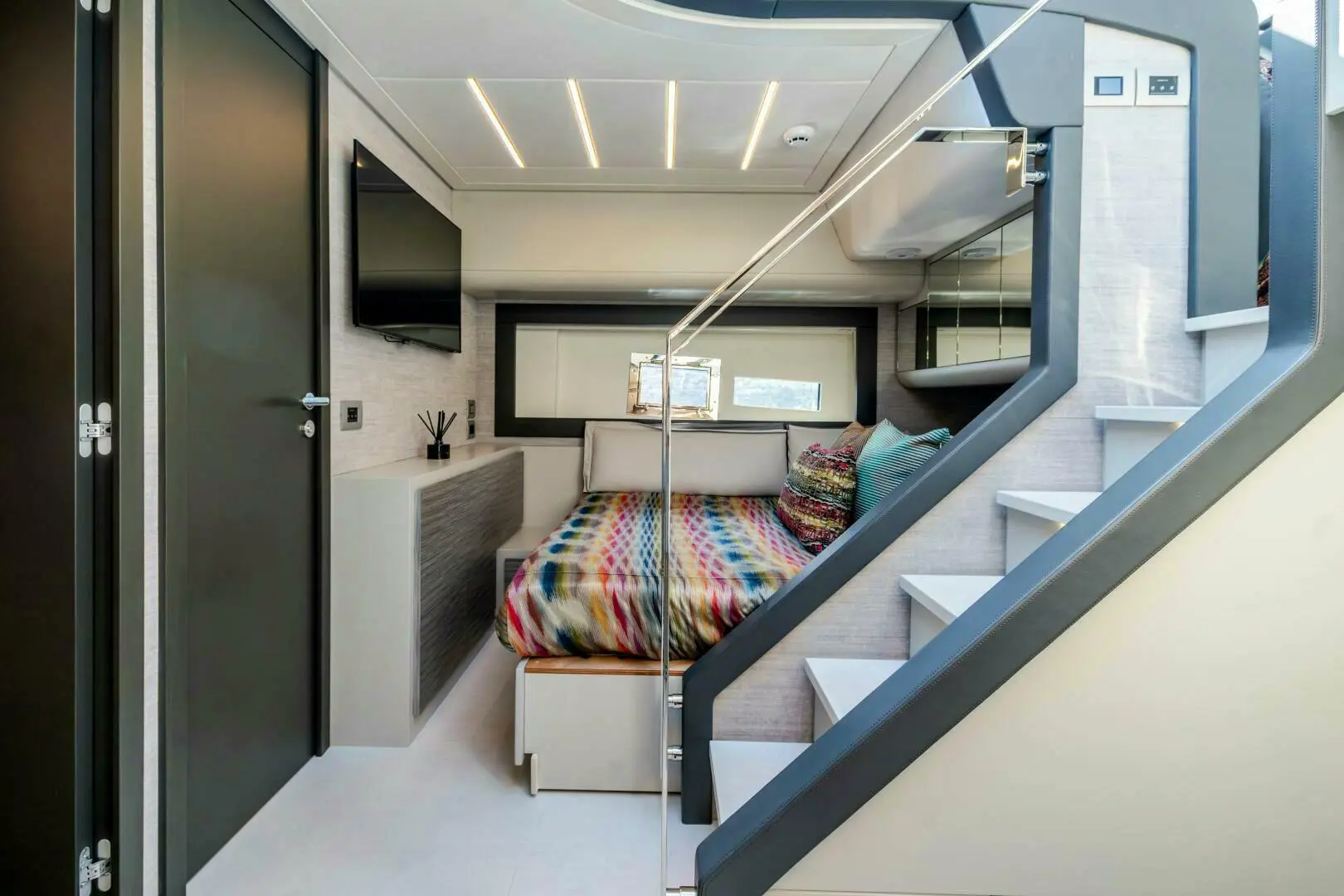 Thumbnail von Pershing 62 SILVER MISSILE