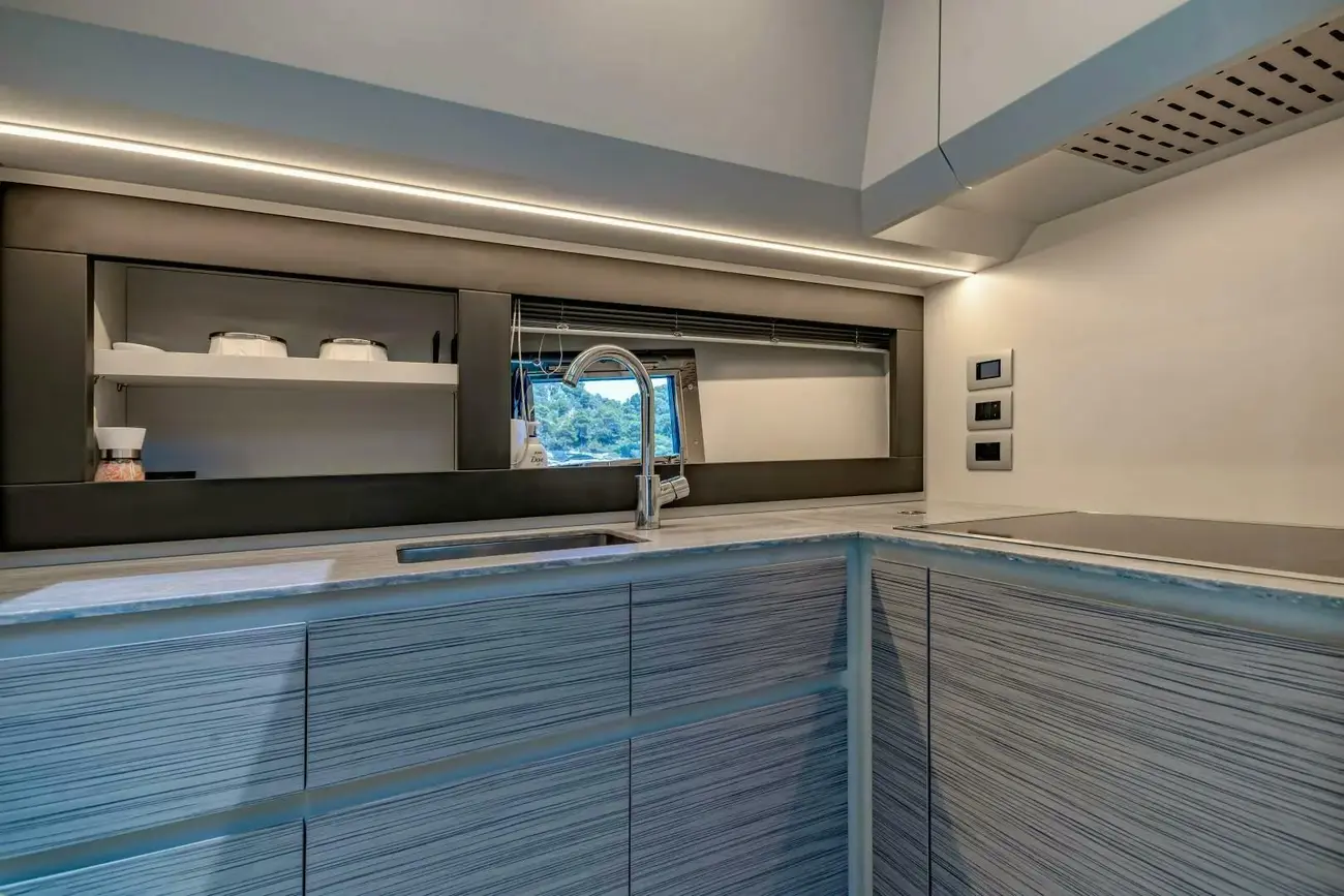 Thumbnail von Pershing 62 SILVER MISSILE