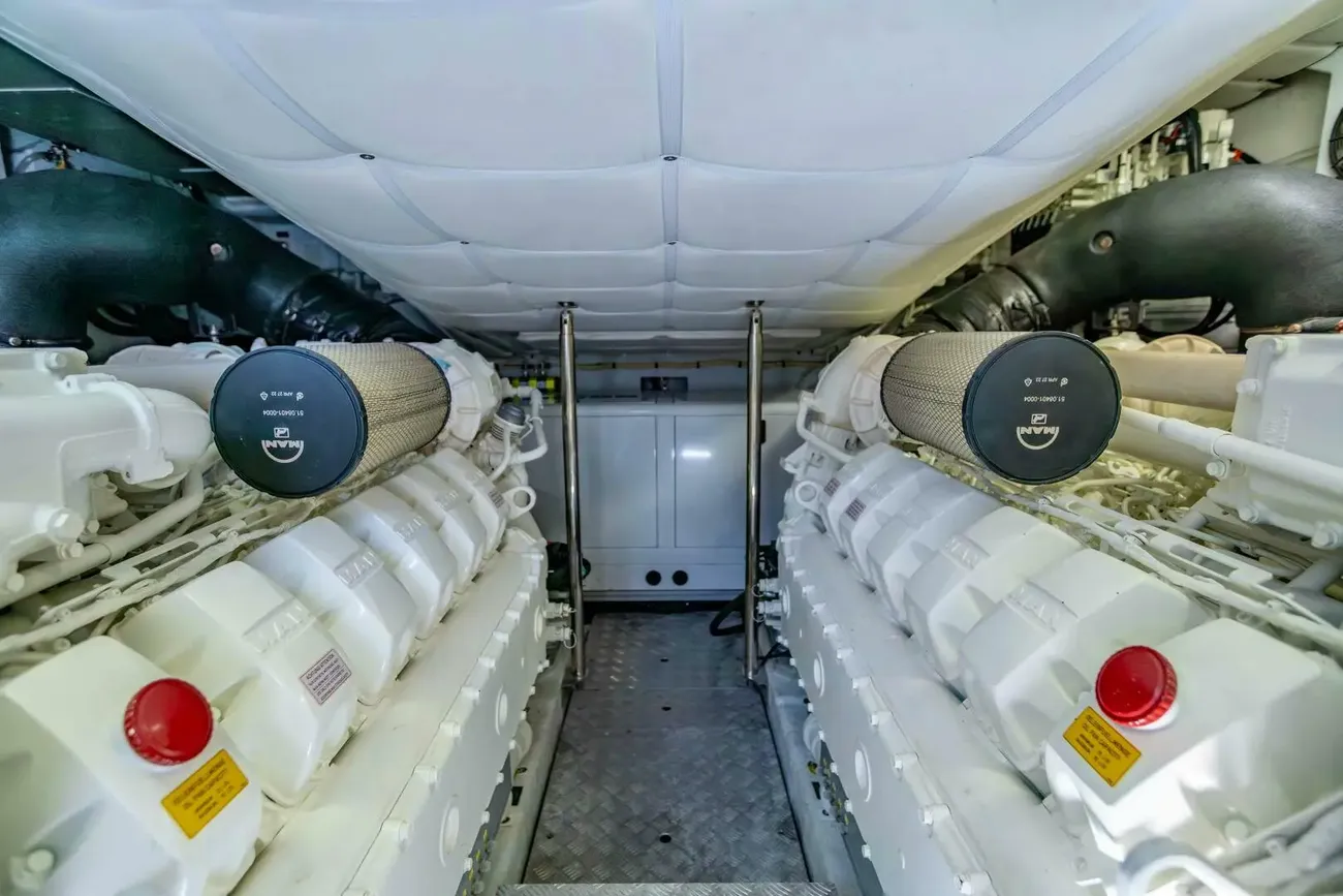 Thumbnail von Pershing 62 SILVER MISSILE