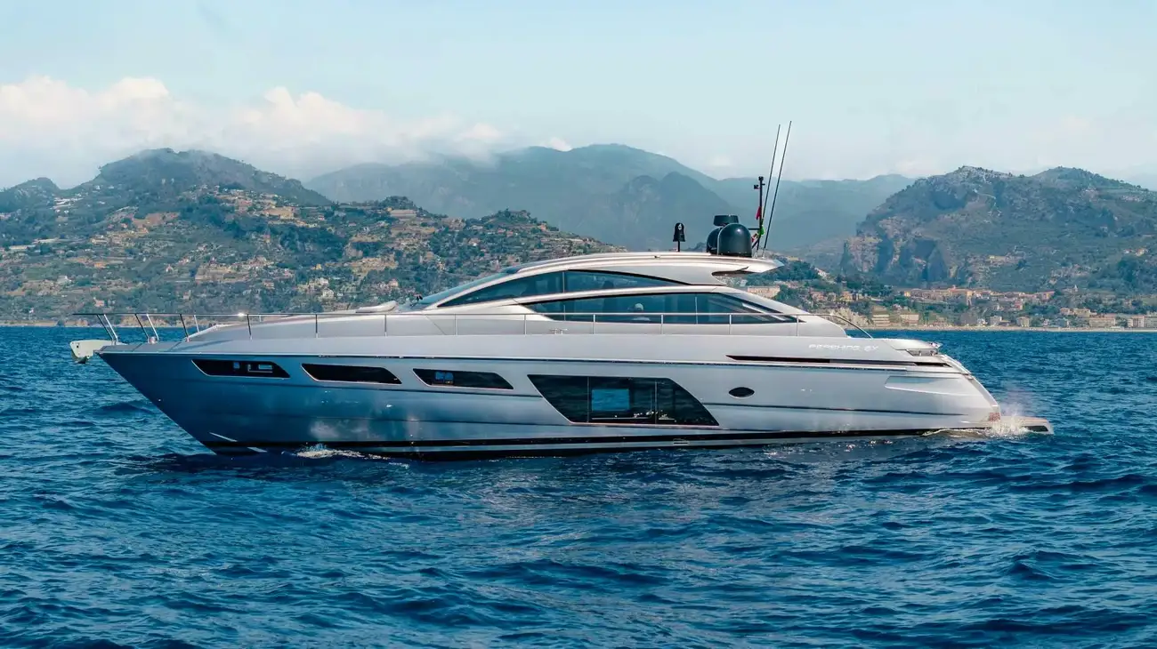 Thumbnail von Pershing 62 SILVER MISSILE