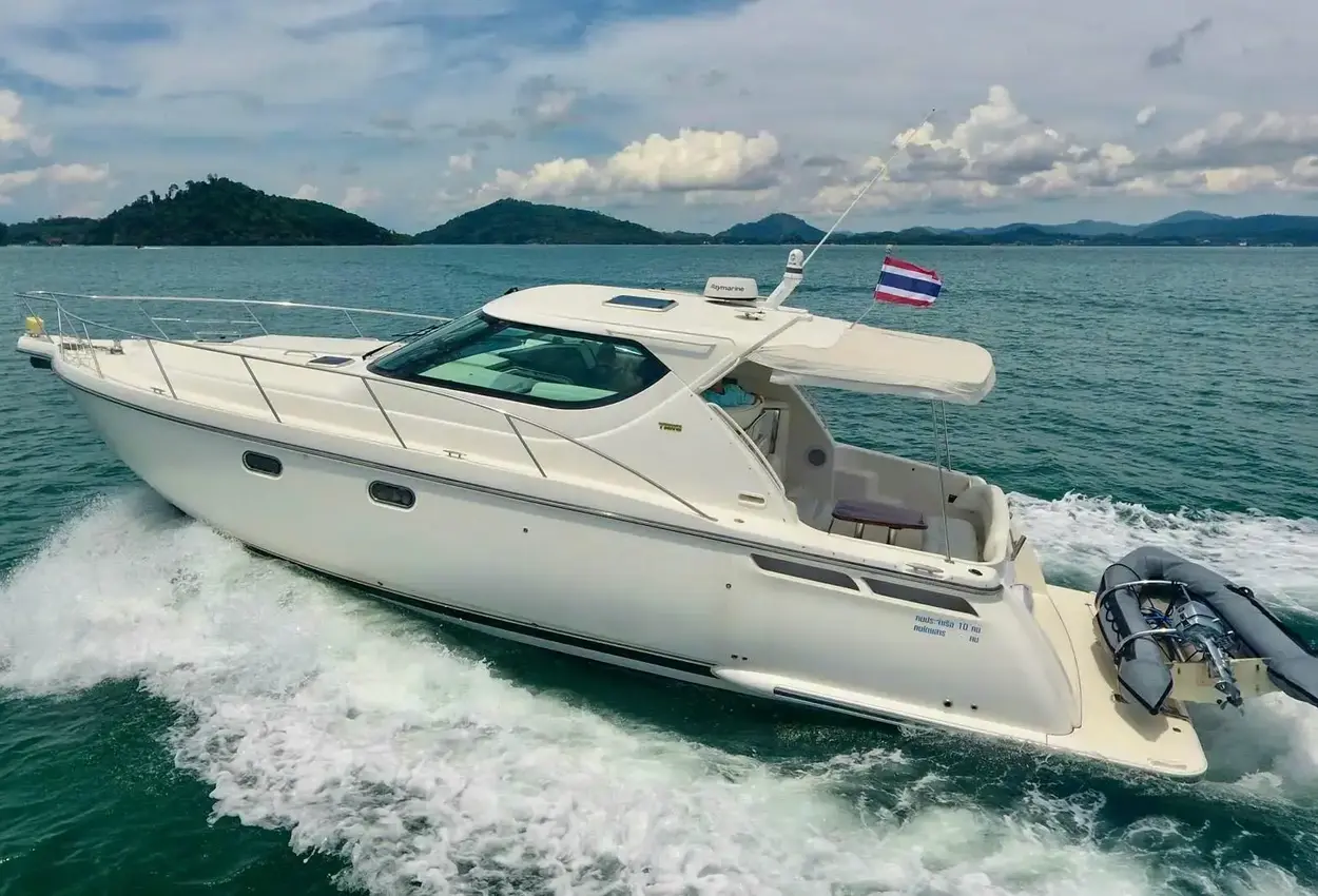 Tiara Yachts 4500 Sovran CRYSTAL