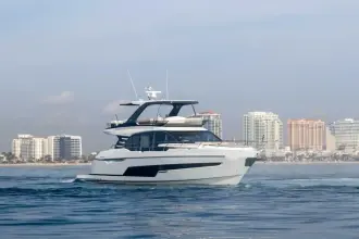 Thumbnail von Fairline Squadron 68