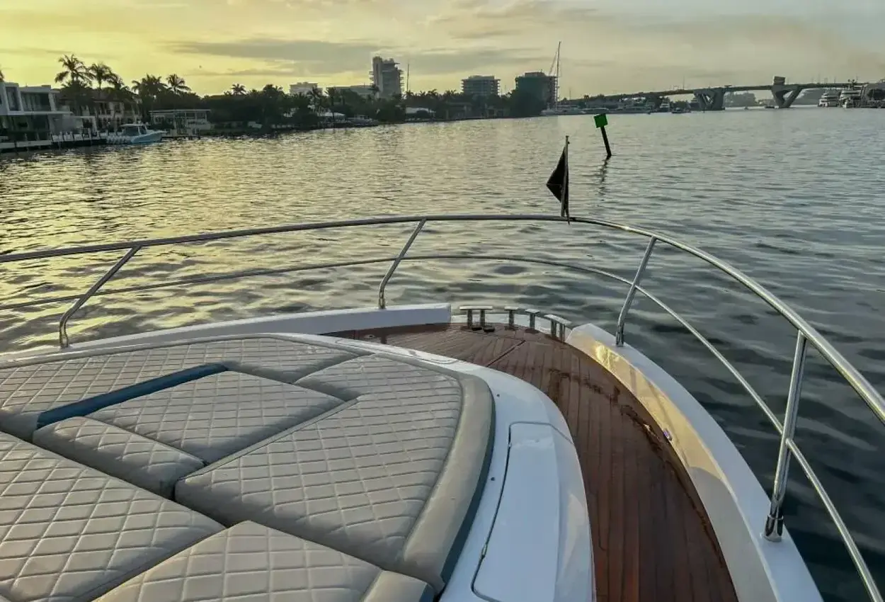 Thumbnail von Fairline Squadron 68