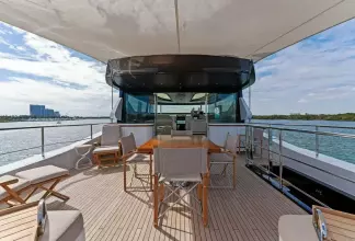 Thumbnail von Mangusta 	109 Yesenia