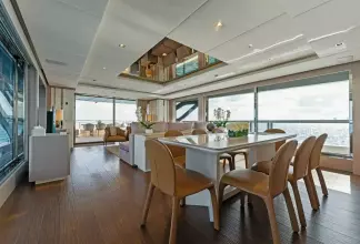 Thumbnail von Mangusta 	109 Yesenia