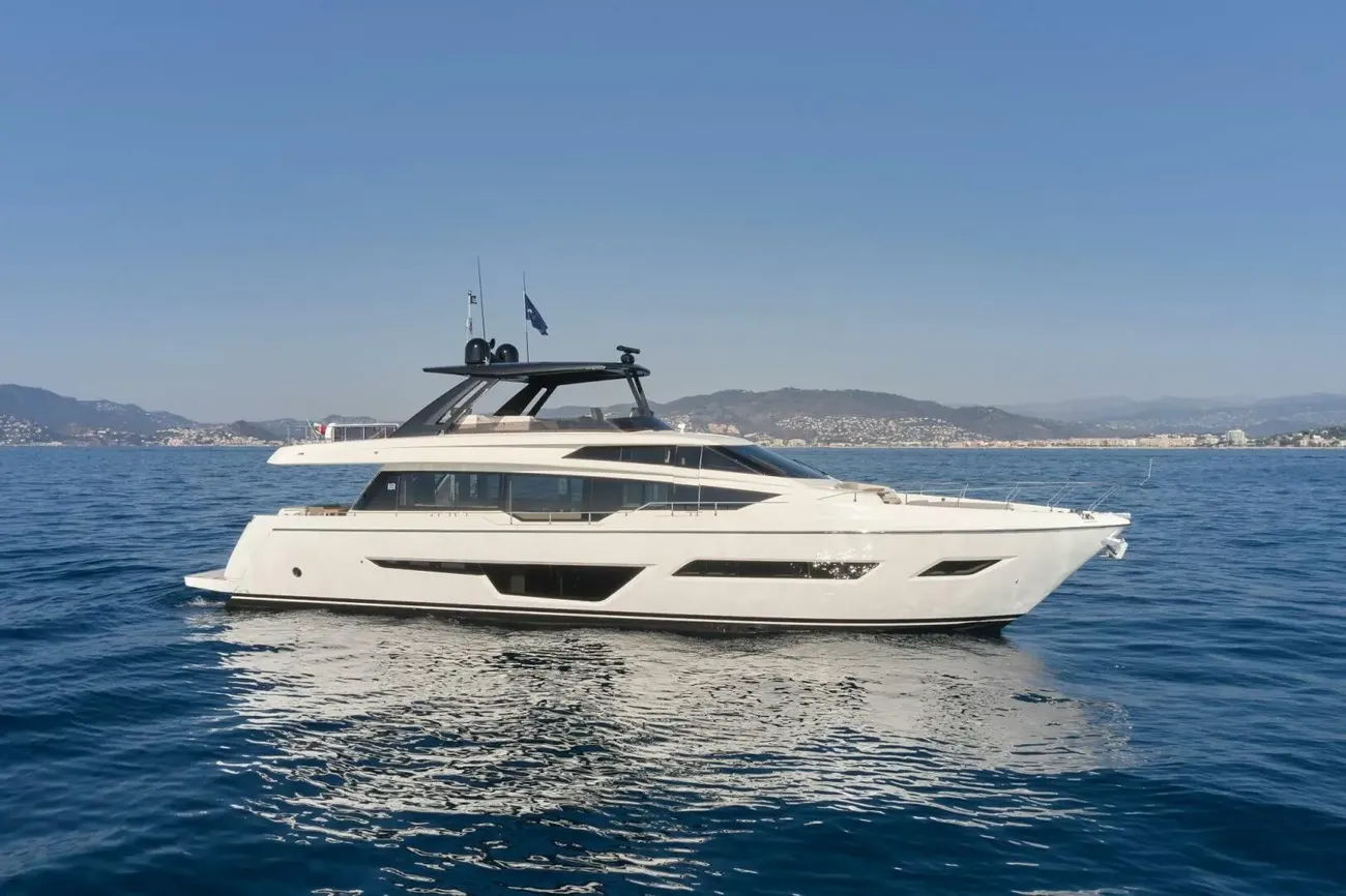 Ferretti Yachts 780 Ferretti 780