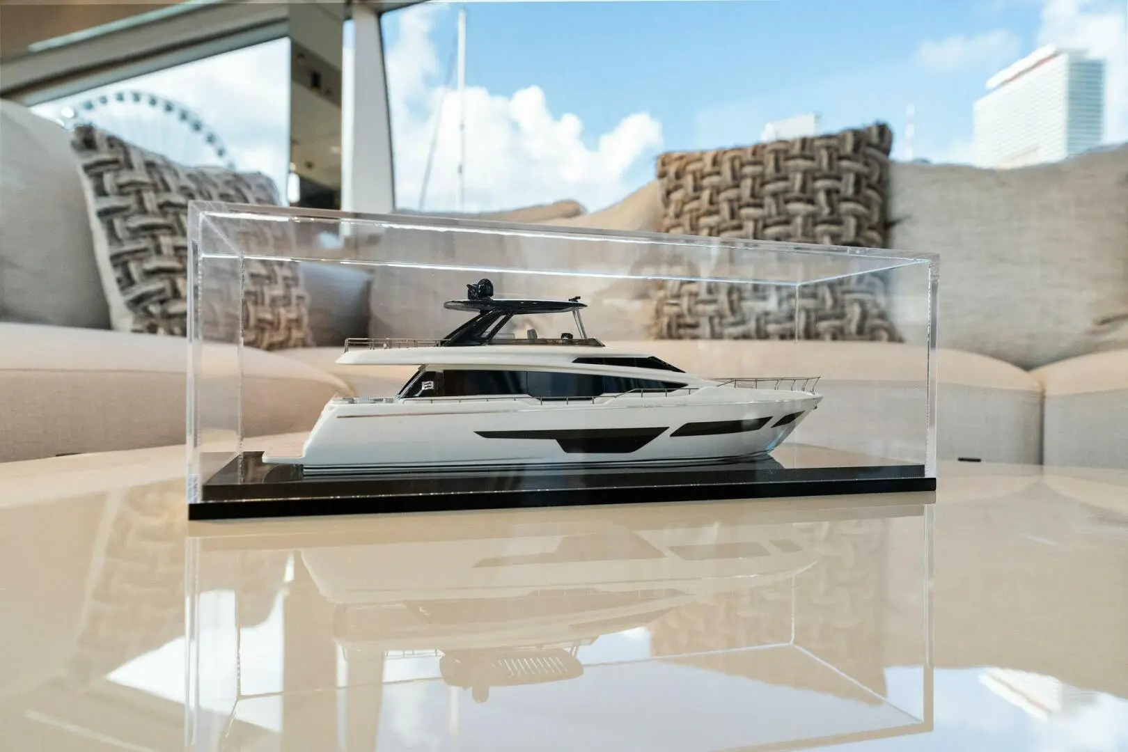 Thumbnail von Ferretti Yachts 780 Ferretti 780