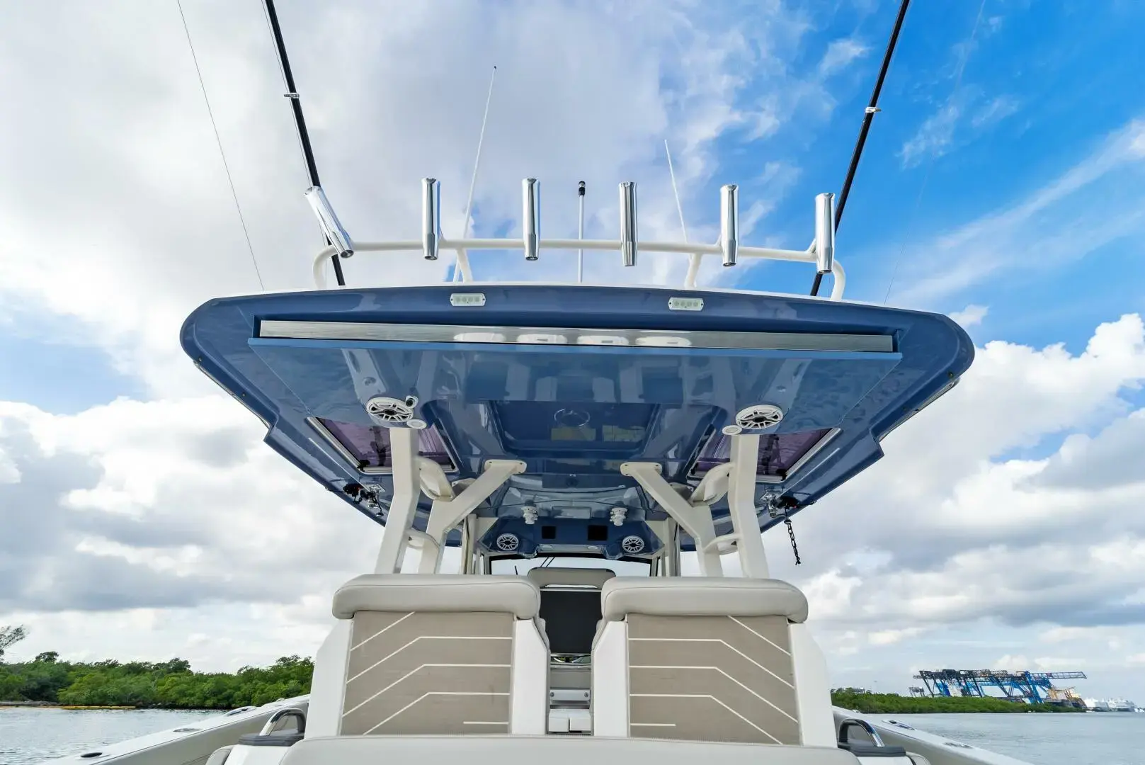 Thumbnail von Pursuit S 428 THISISIT