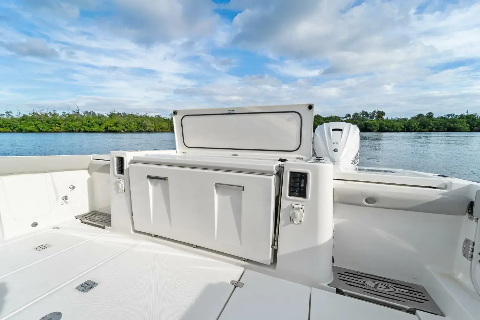 Thumbnail von Pursuit S 428 THISISIT