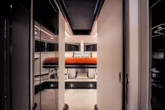 Thumbnail von Van Der Valk 18.3m