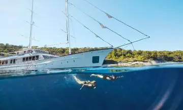 Thumbnail von Custom 157'