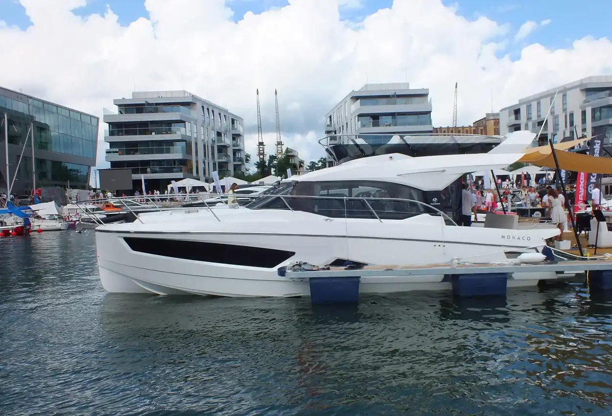 Thumbnail von Parker Monaco Fly