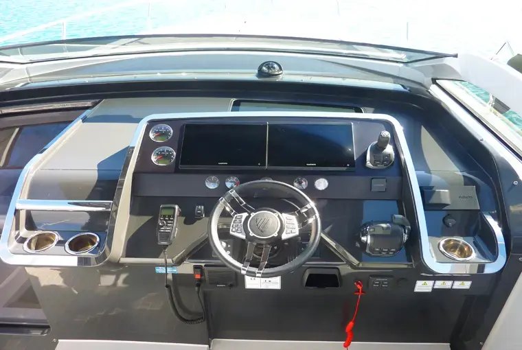 Thumbnail von Fairline F Line 33 CAZARIA