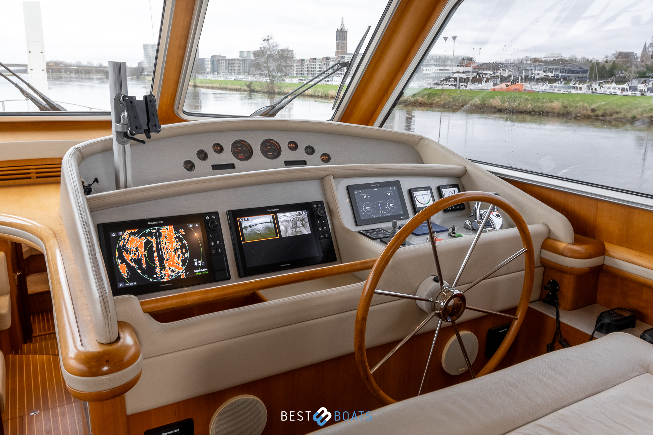 Thumbnail von Linssen Grand Sturdy 500 AC Wheelhouse Long Top Freiraum