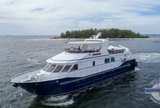 Thumbnail von Maßgefertigte Flybridge-Motoryacht Island Soul