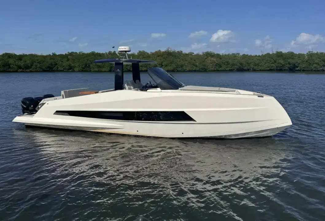 Astondoa 377 Coupe Outboard