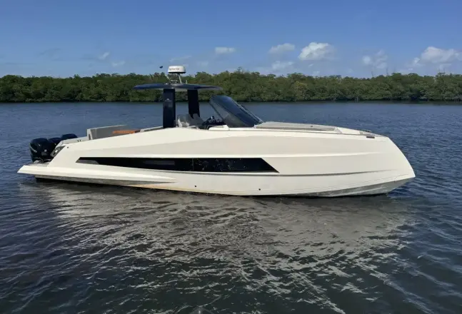 Astondoa 377 Coupe Outboard