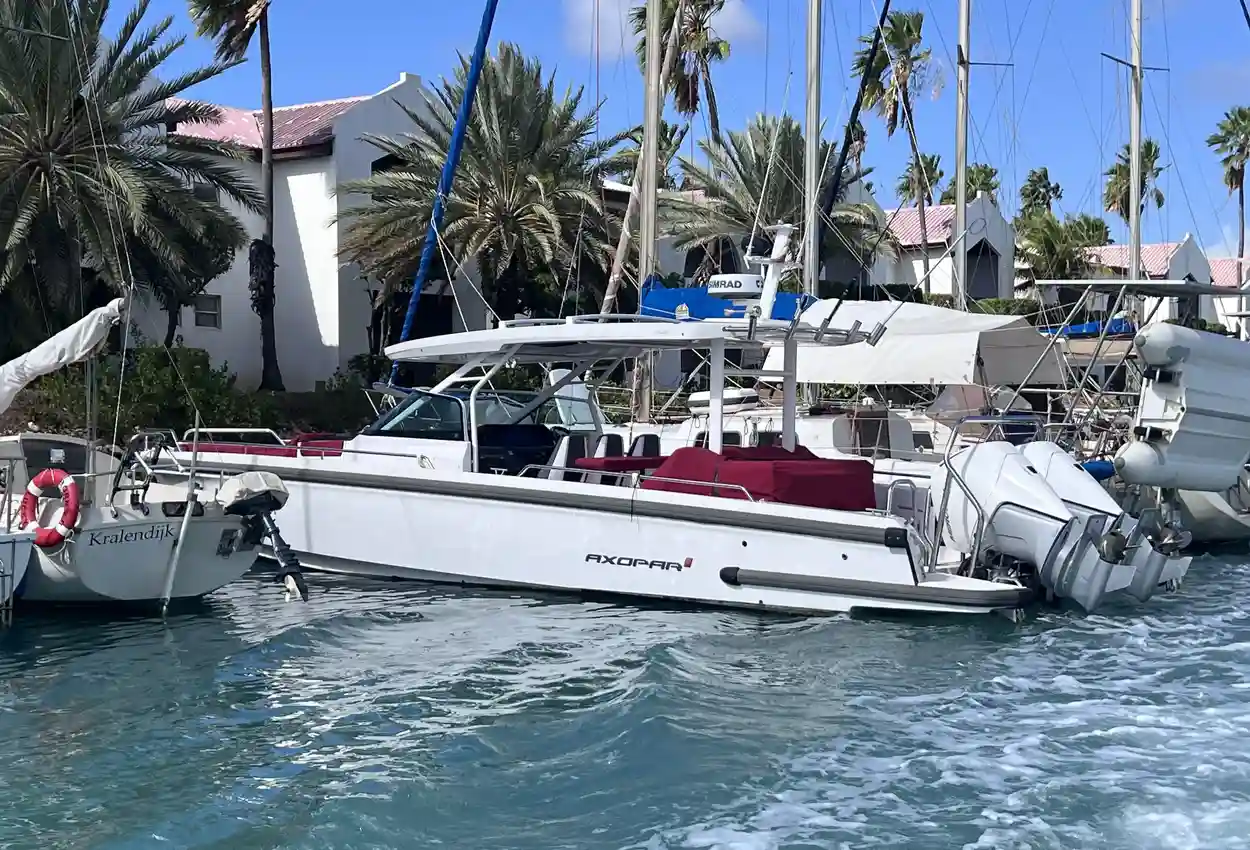 Axopar 37 Sun Top Axopar Suntop