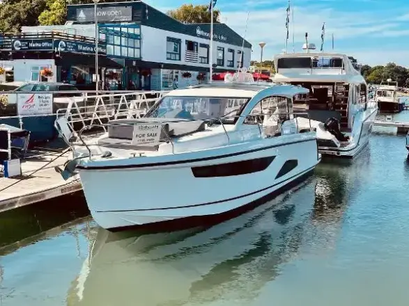 Sealine C330 Open to Offers