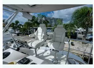 Thumbnail von Riviera 42 Flybridge