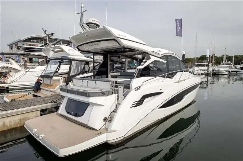Thumbnail von Galeon 425 HTS