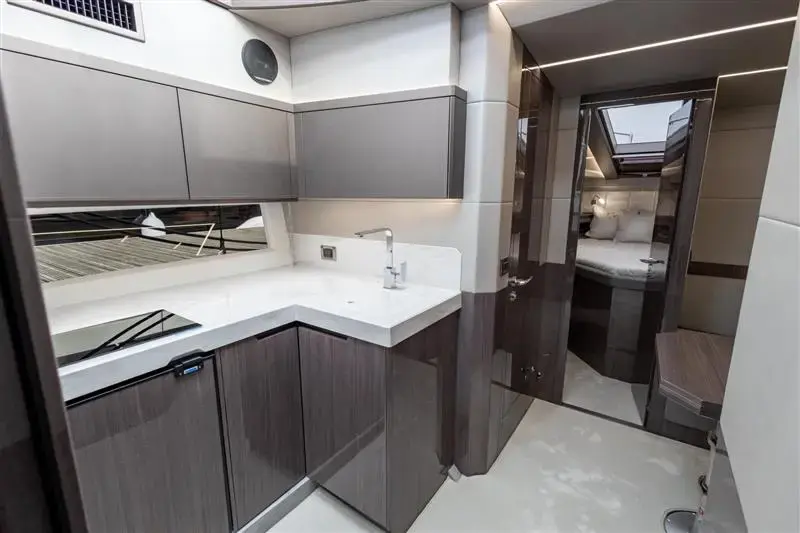 Thumbnail von Galeon 425 HTS