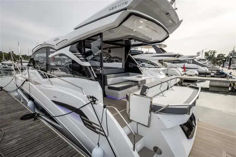 Thumbnail von Galeon 425 HTS