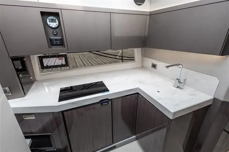 Thumbnail von Galeon 425 HTS