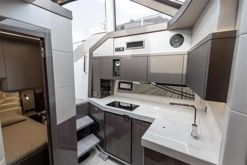 Thumbnail von Galeon 425 HTS