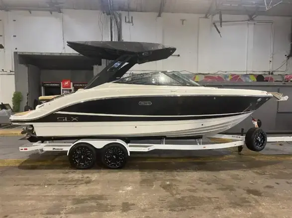 Sea Ray SLX 260 