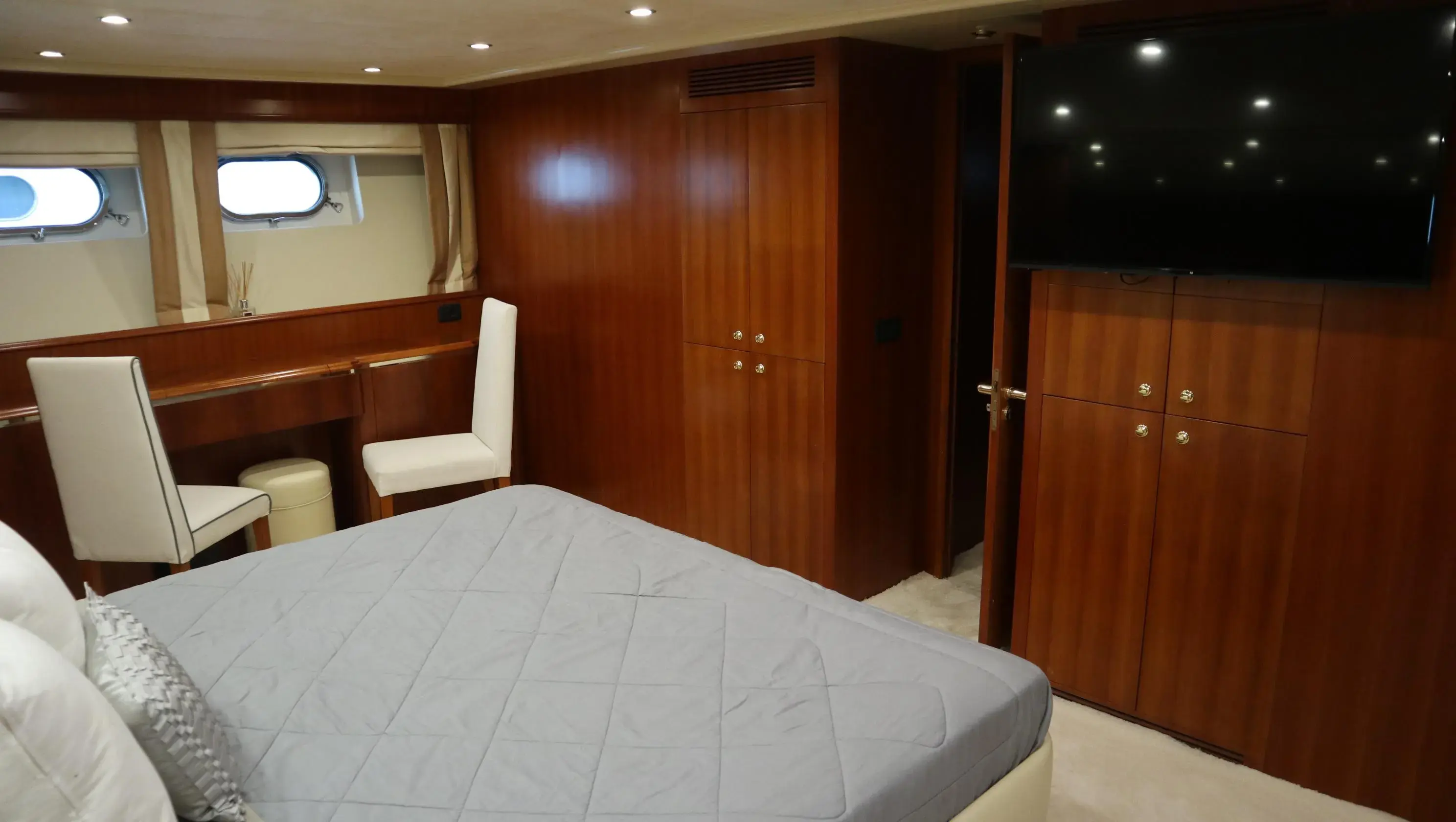 Thumbnail von Falcon 92 1593