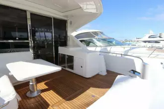 Thumbnail von Riviera 6000 Sport Yacht