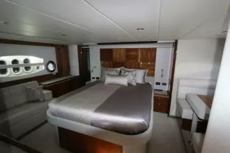 Thumbnail von Riviera 6000 Sport Yacht