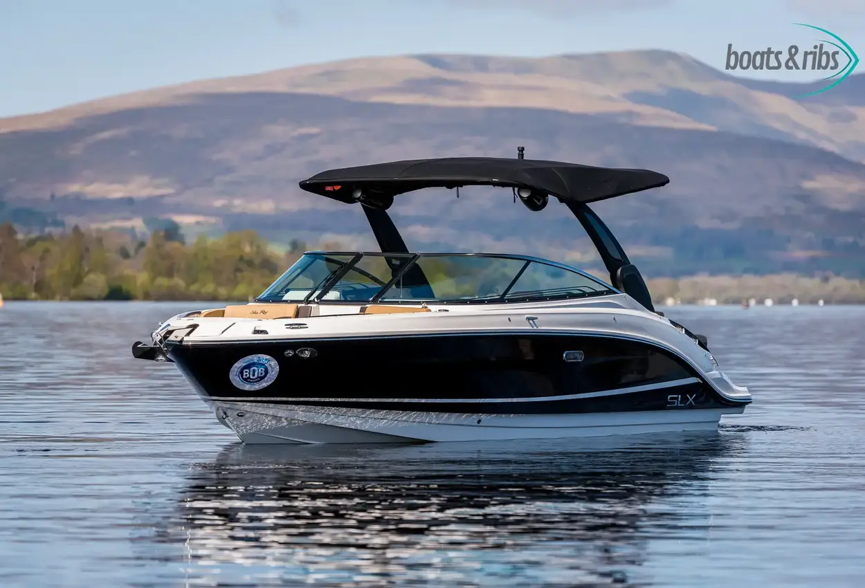 Sea Ray SLX 260 