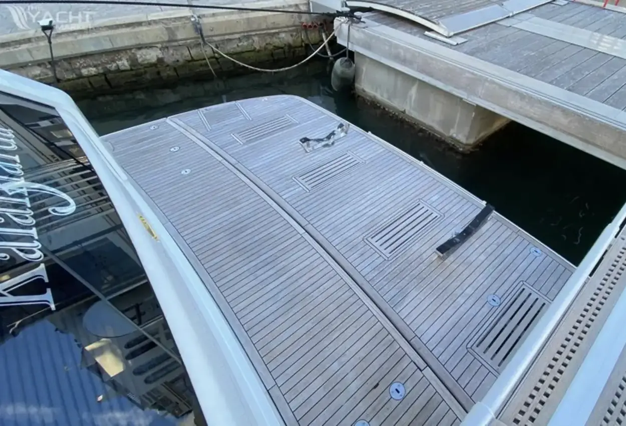 Thumbnail von Fairline Squadron 65 Kalamarda 3