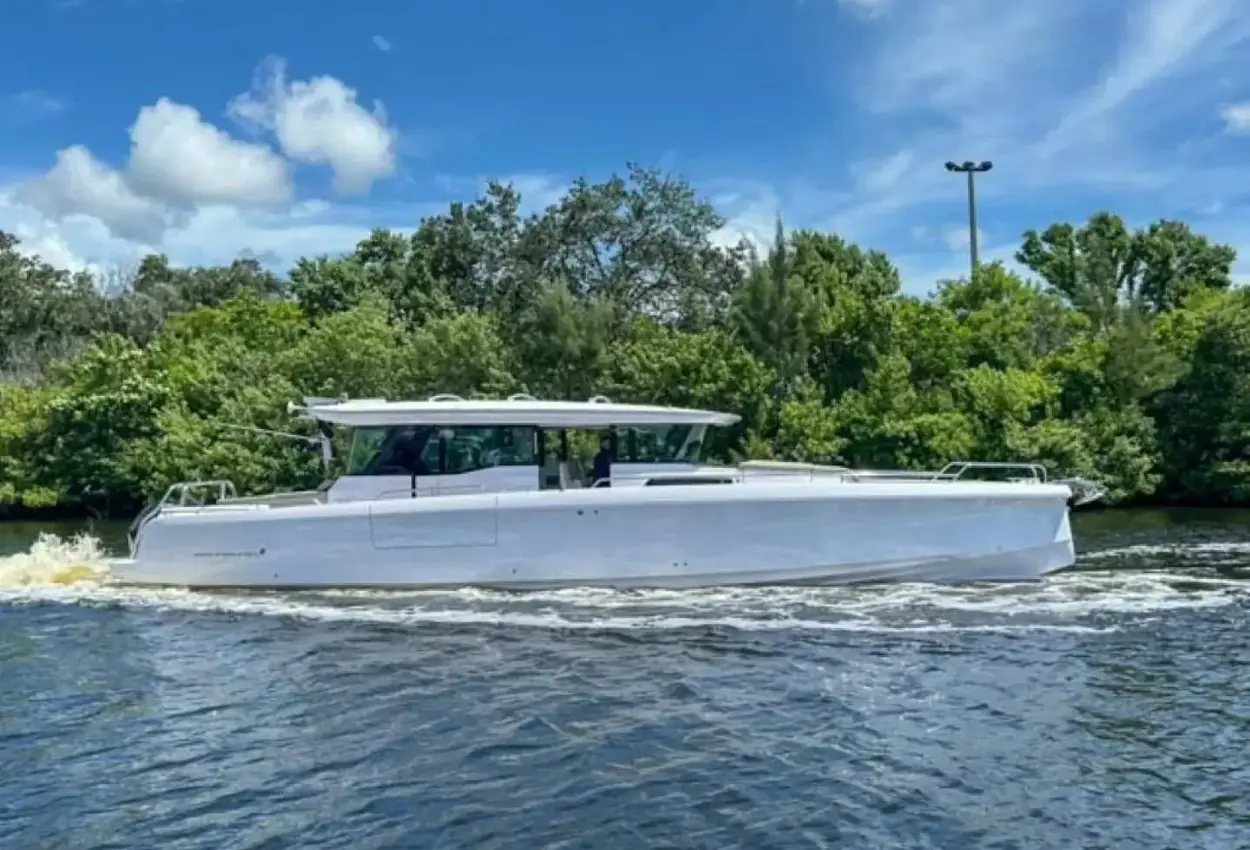 Axopar 45 XC Cross Cabin