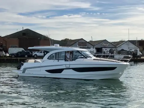 Beneteau Antares 11