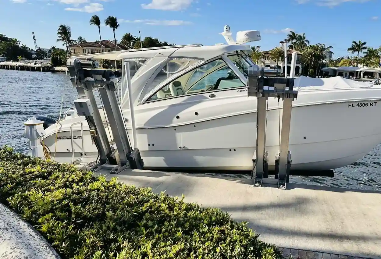 Thumbnail von World Cat 320 DC