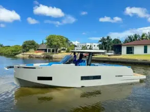 De Antonio Yachts D42 Open
