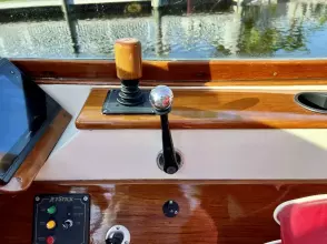 Thumbnail von Hinckley Talaria 29 R LE TI